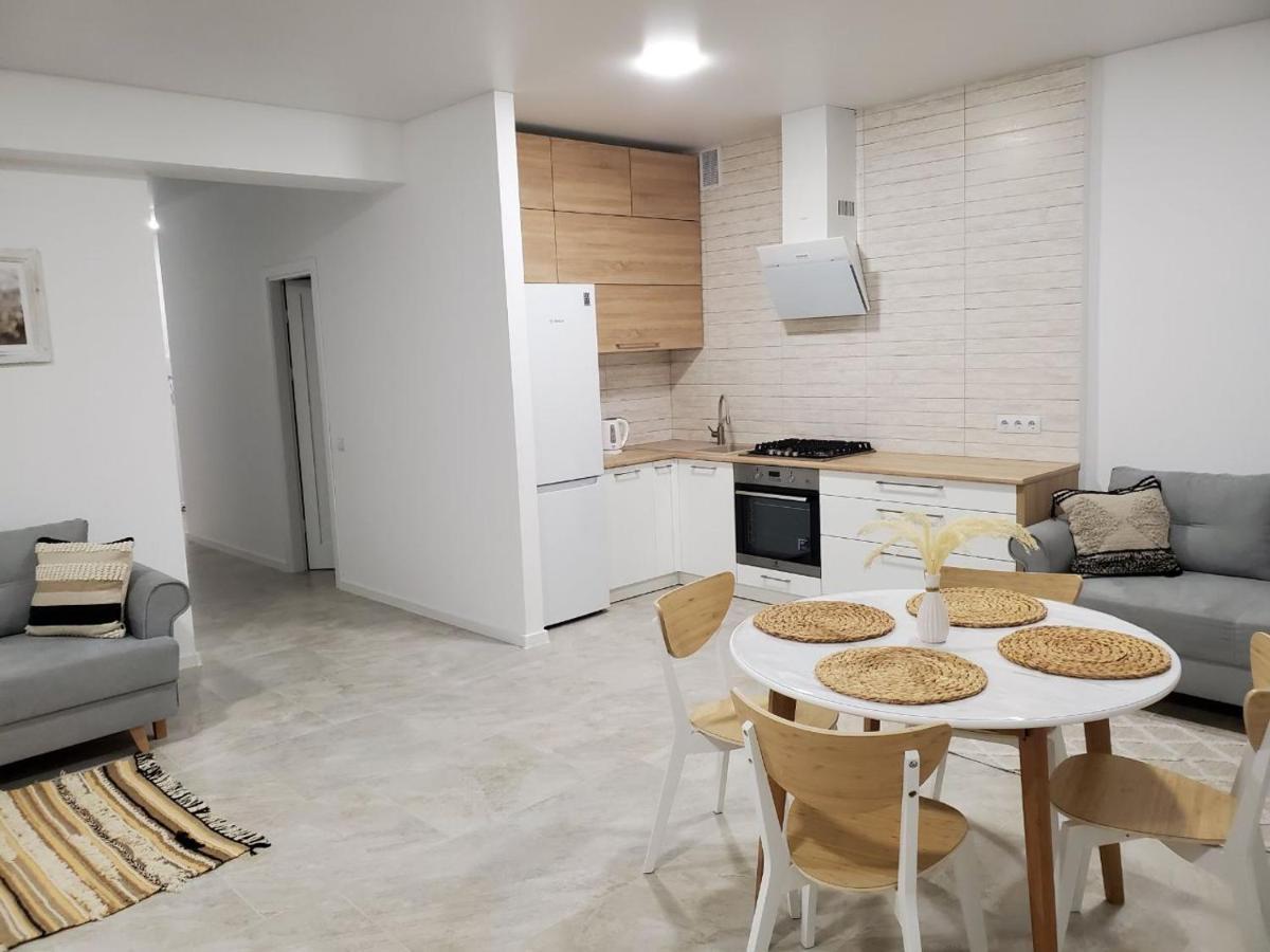 Vinna Просторі Апартаменти В Новобудові. Тернополь Экстерьер фото
