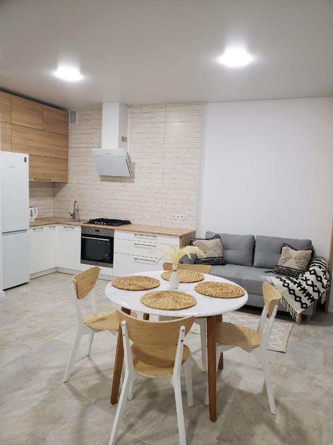 Vinna Просторі Апартаменти В Новобудові. Тернополь Экстерьер фото